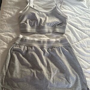 ALO Yoga Light Gray Activewear Set